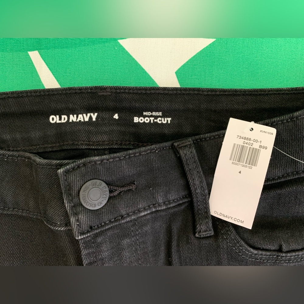 NWT Old Navy Mid-Rise Wow Boot-Cut Black Denim Jeans in Black Jack Sz. 4 - Picture 3 of 6